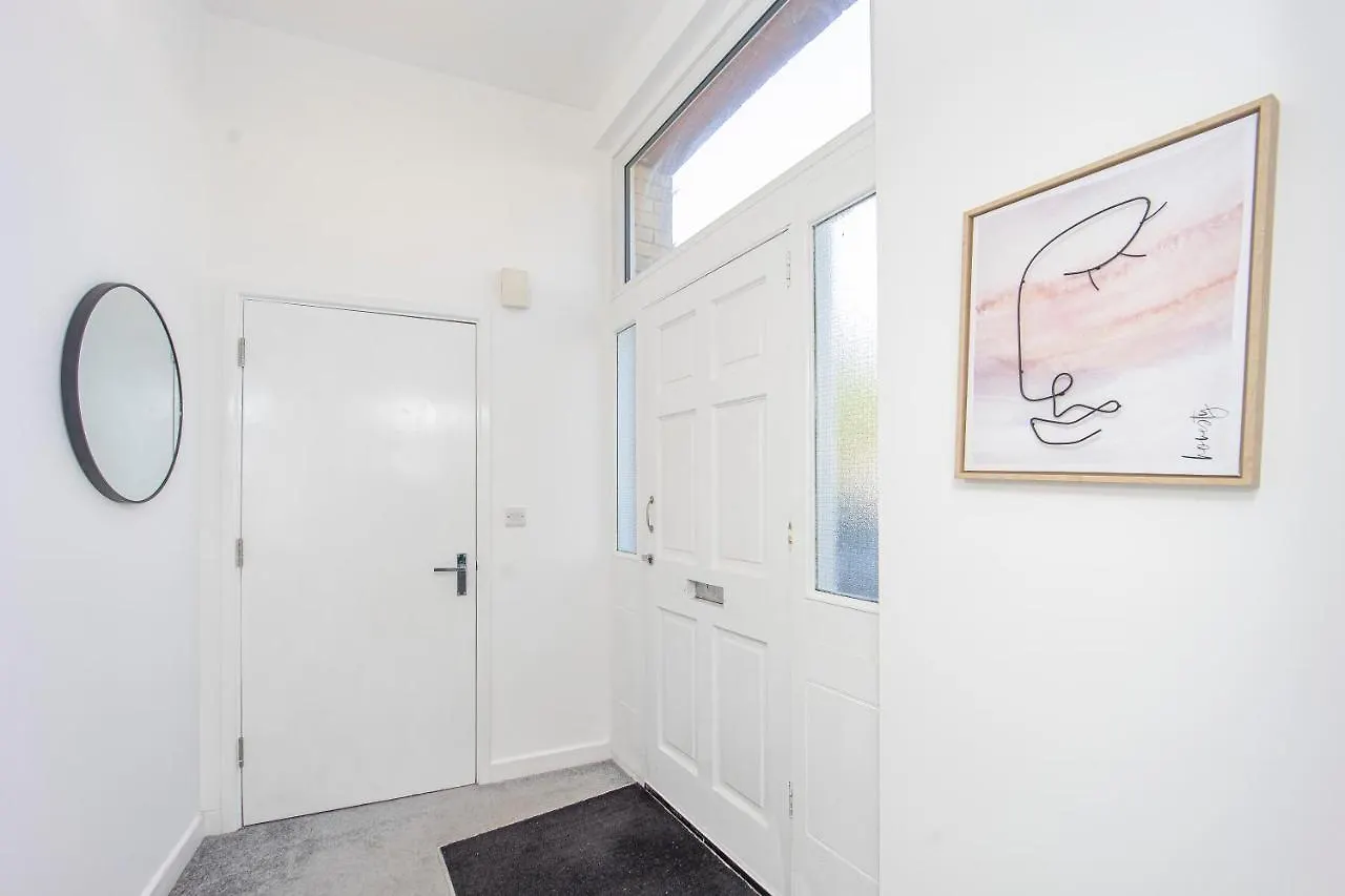 Spacious One Bedroom Flat Close To Brighton Station 아파트